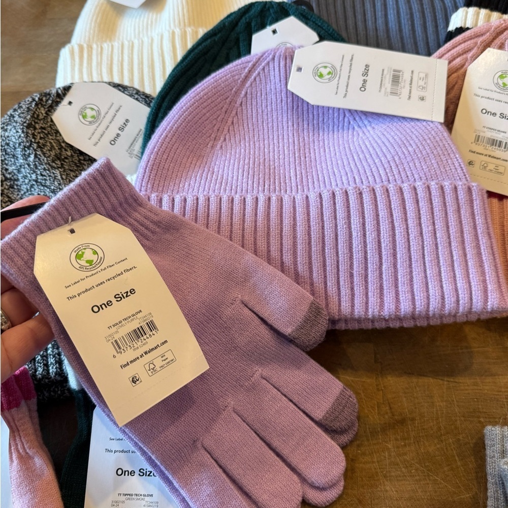Lot of 16 Cozy Winter Women’s Beanie and Glove Set - Assorted Colors BRAND NEW - Picture 5 of 9